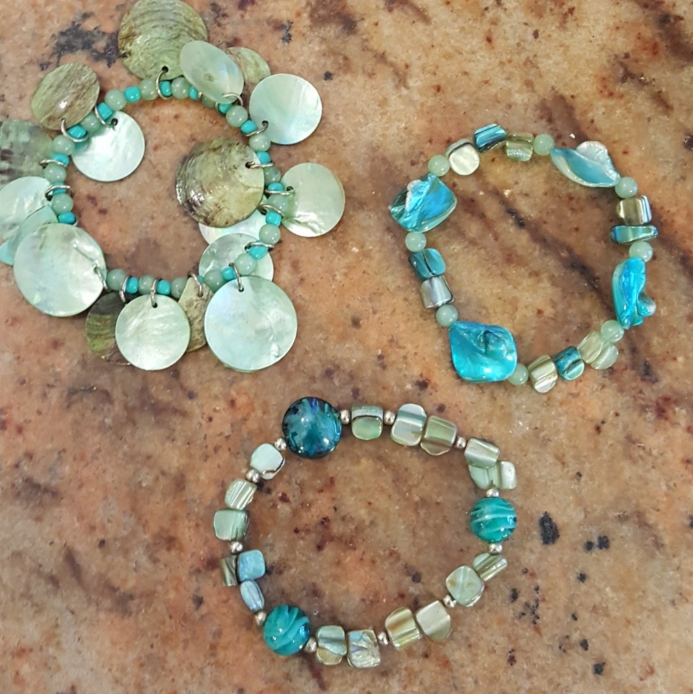 Set of 3 bracelets, BOHO green blue beads/shells
